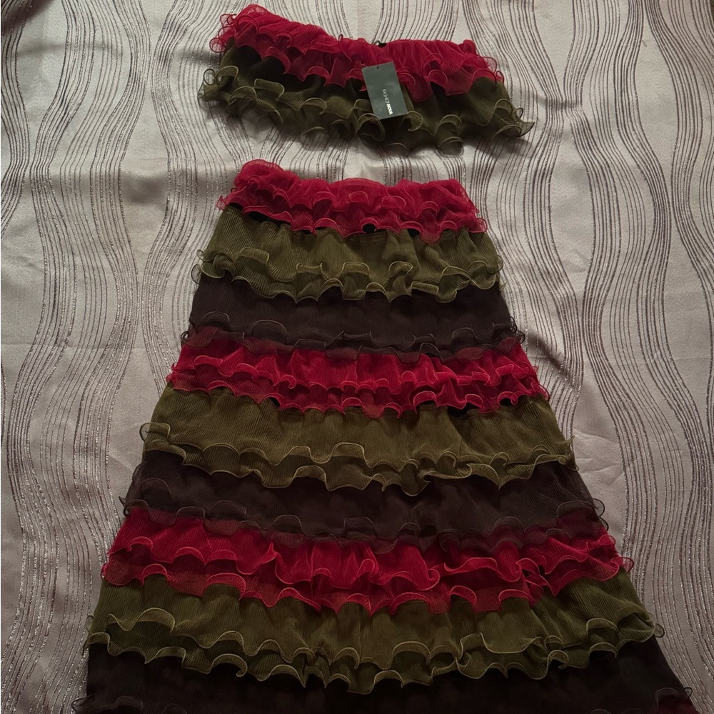 Fashion Nova A-Line Skirt - Red and Green Ruffles